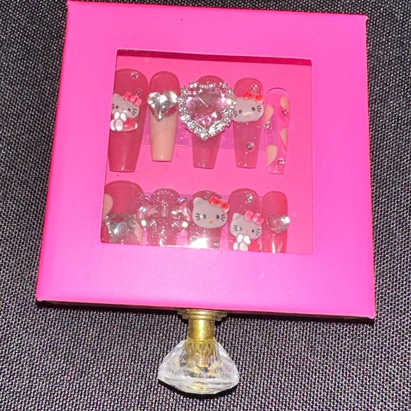 7 Piece Press-On Nails Kit Handmade Hello Kitty - Picture 3 of 4